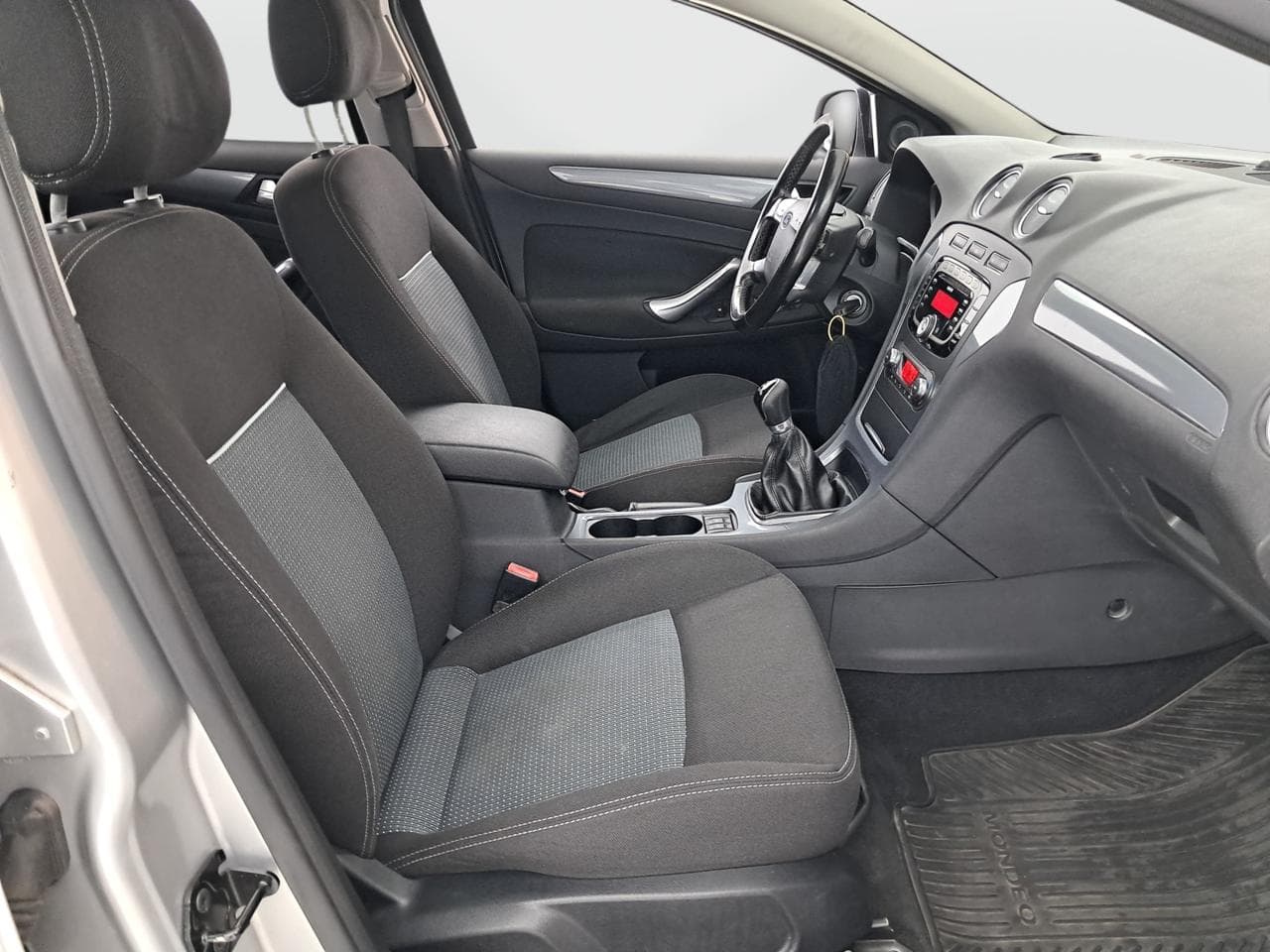 2010 Ford MONDEO - 12