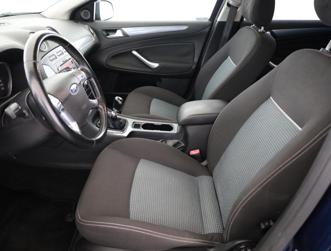 2011 Ford MONDEO - 13