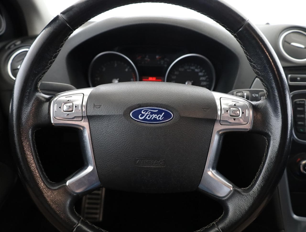 2011 Ford MONDEO - 14
