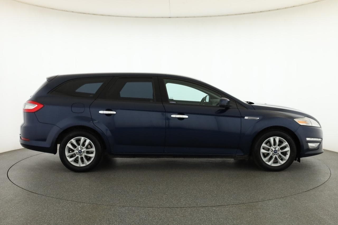 2011 Ford MONDEO - 8