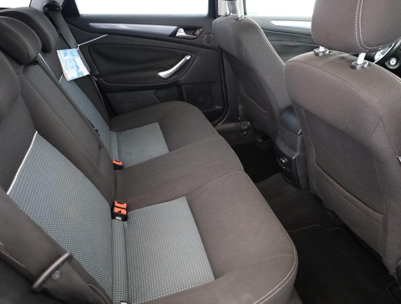 2011 Ford MONDEO - 11
