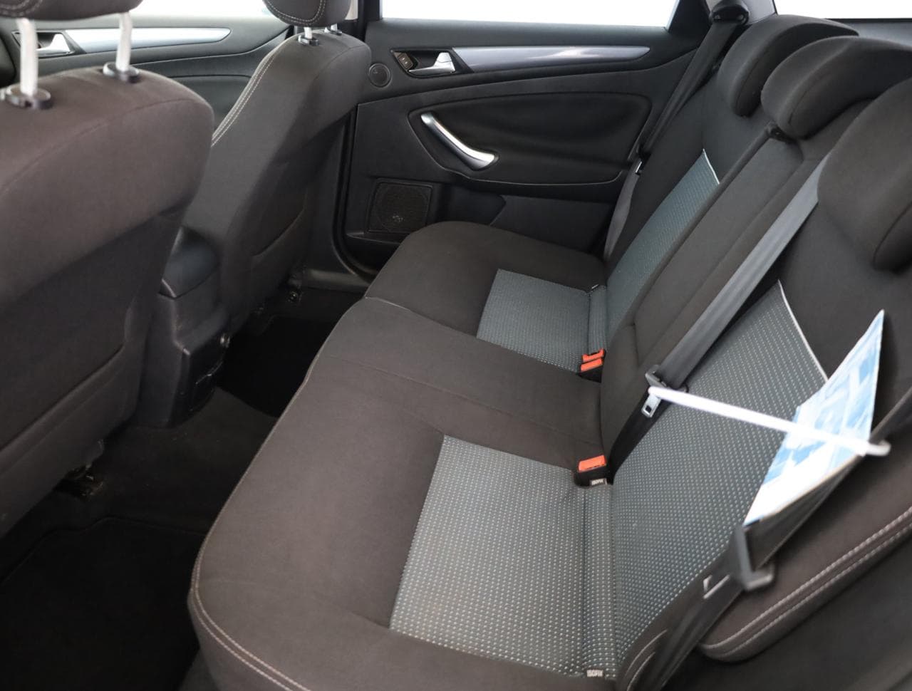 2011 Ford MONDEO - 12