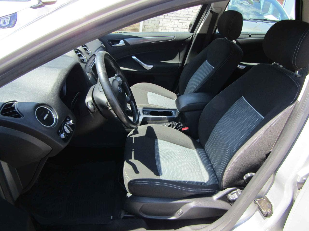 2012 Ford MONDEO - 9