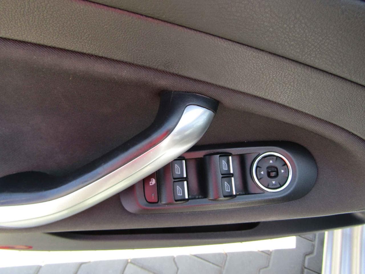 2012 Ford MONDEO - 12
