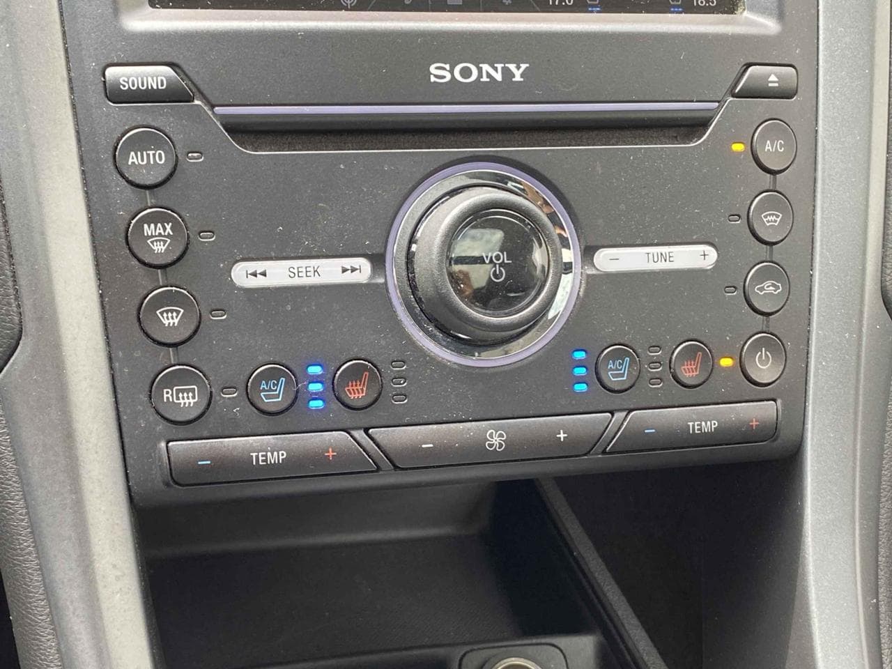 2015 Ford MONDEO - 20