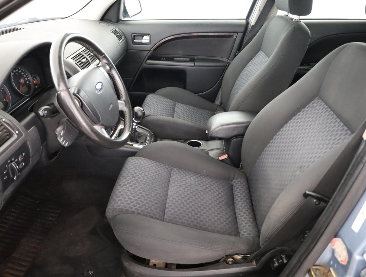 2005 Ford MONDEO - 13