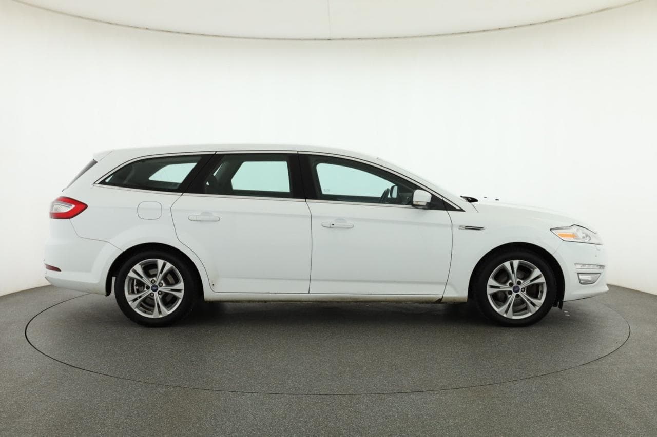 2013 Ford MONDEO - 8