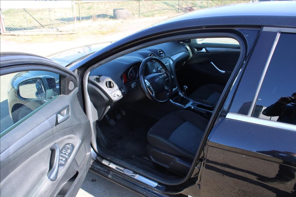 2012 Ford Mondeo - 9