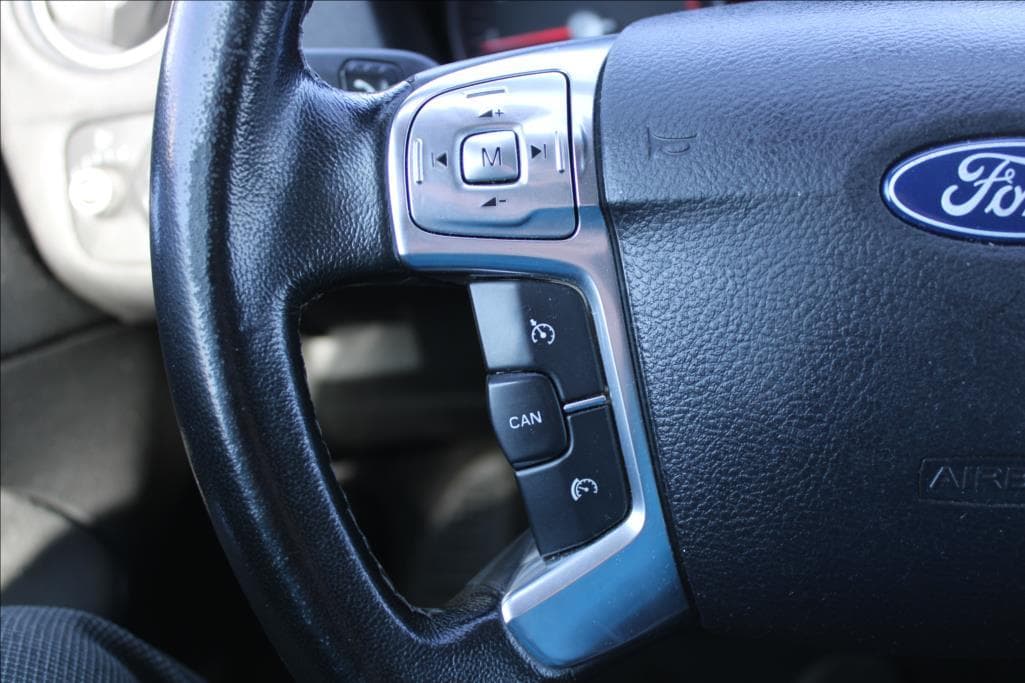 2012 Ford Mondeo - 16