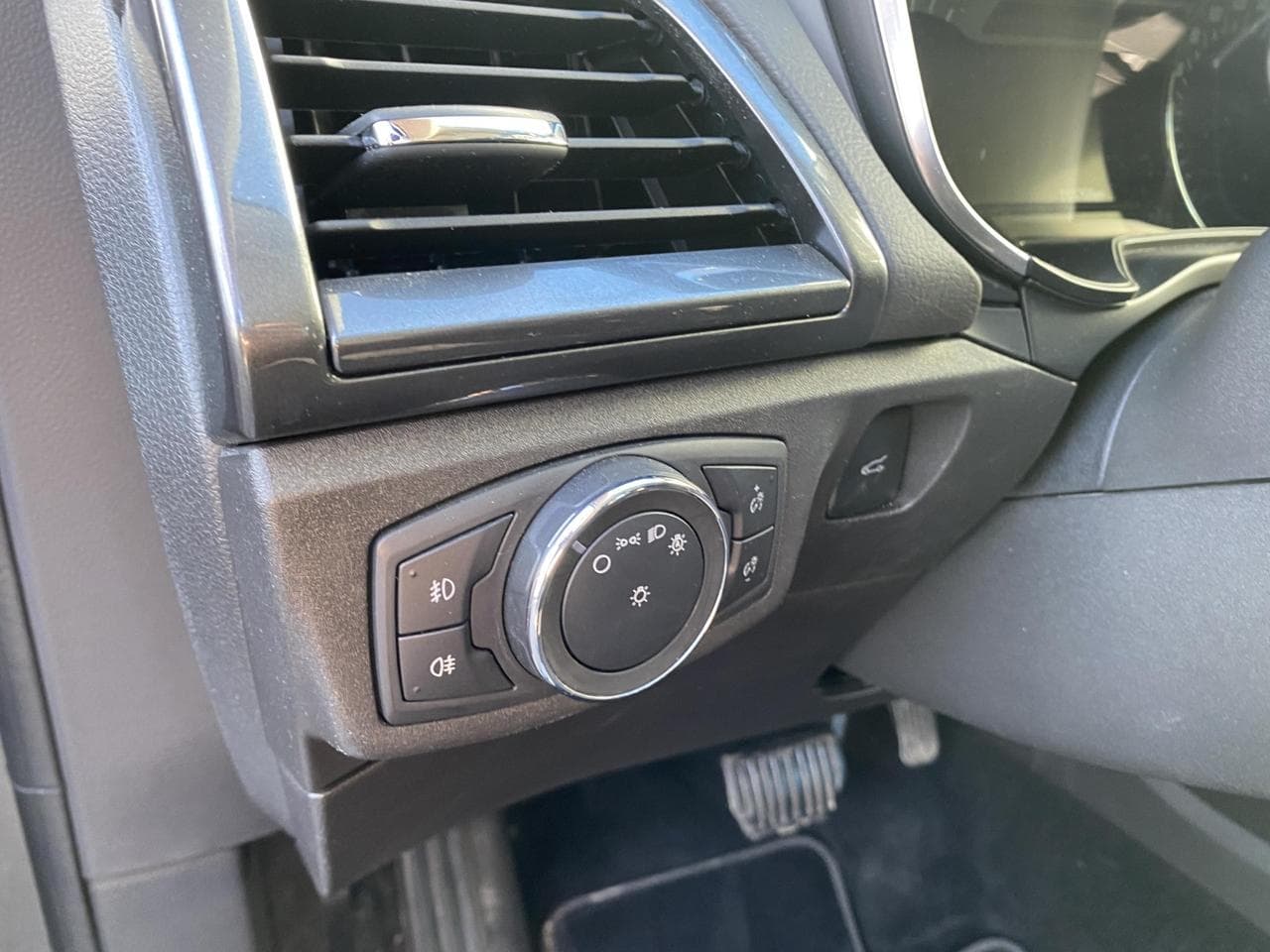 2020 Ford Mondeo - 29