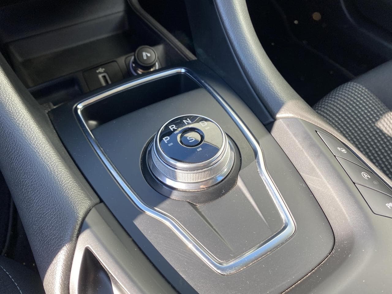 2020 Ford Mondeo - 31