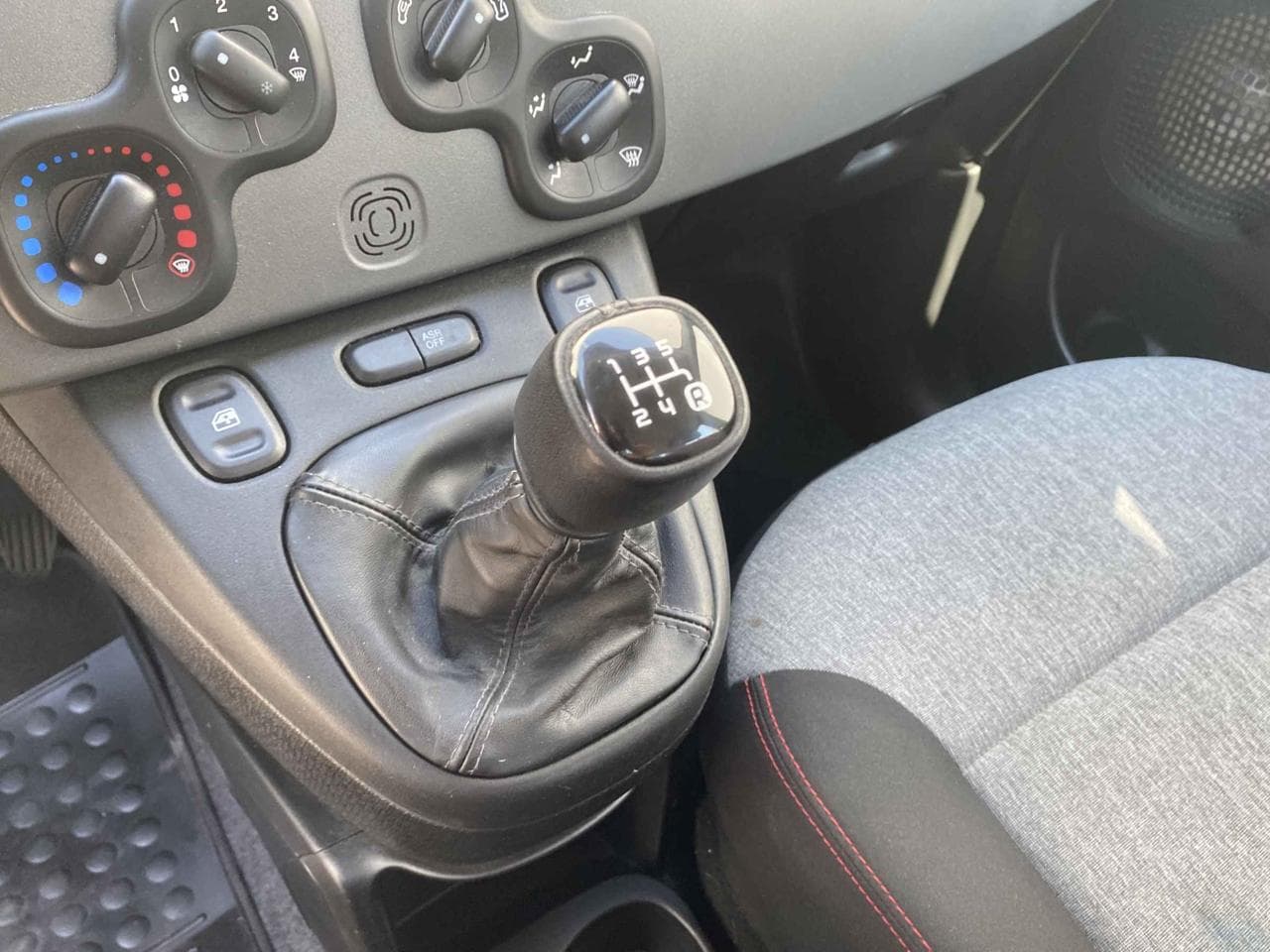 2019 Fiat PANDA - 18