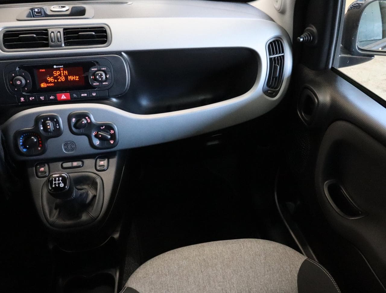 2017 Fiat PANDA - 11
