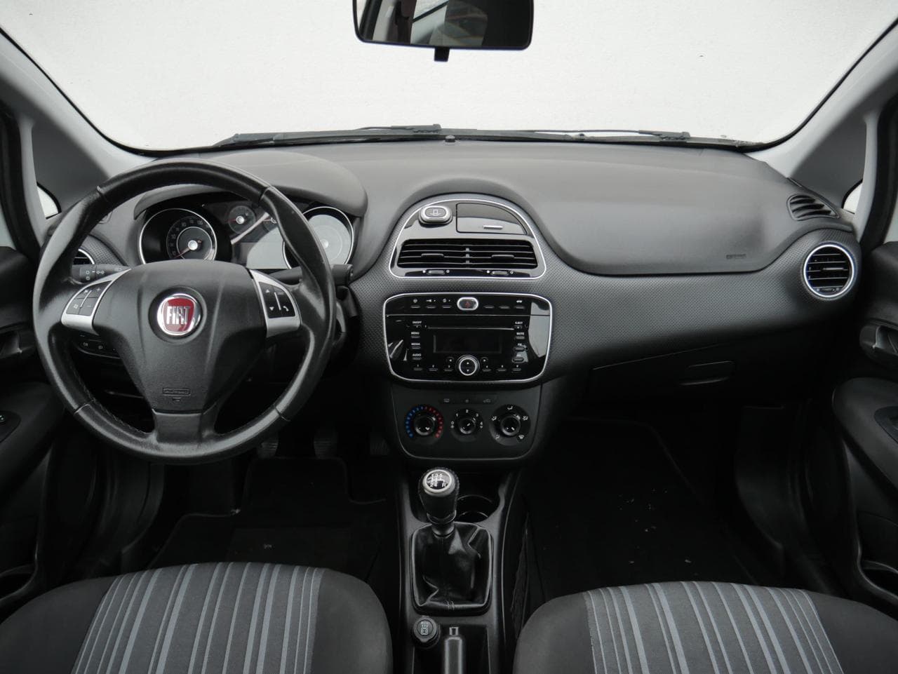 2011 Fiat PUNTO - 8