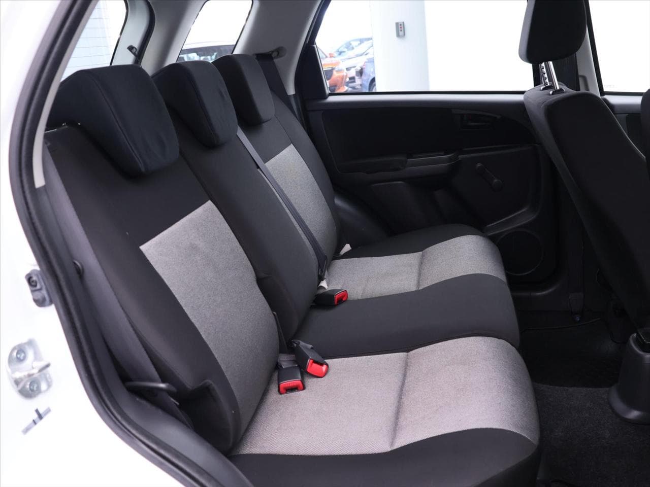 2012 Fiat SEDICI - 11