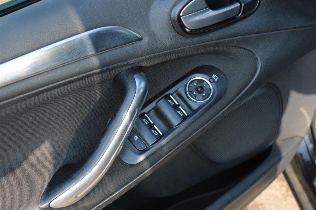 2012 Ford S-Max - 14