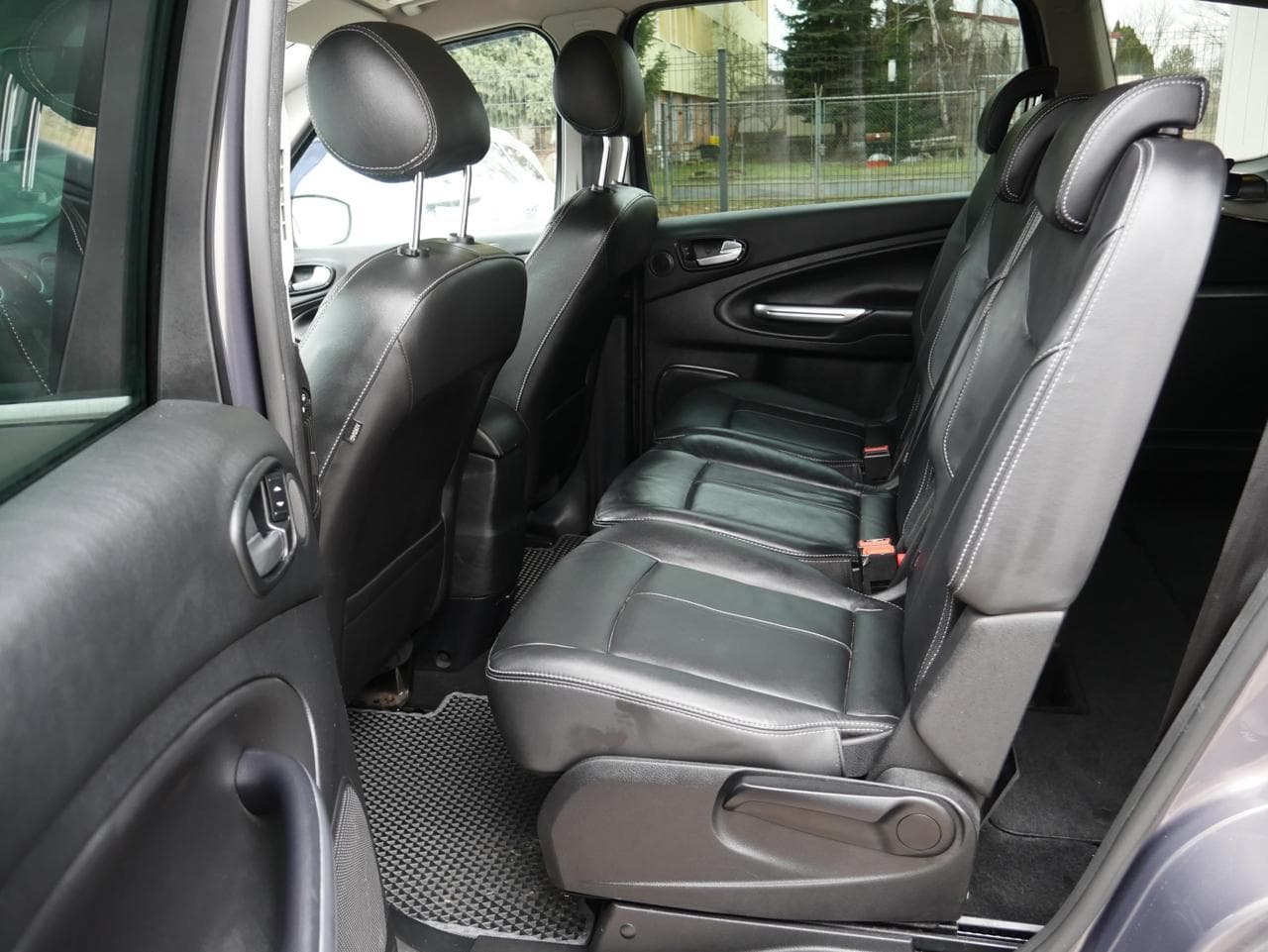 2012 Ford S-MAX - 9