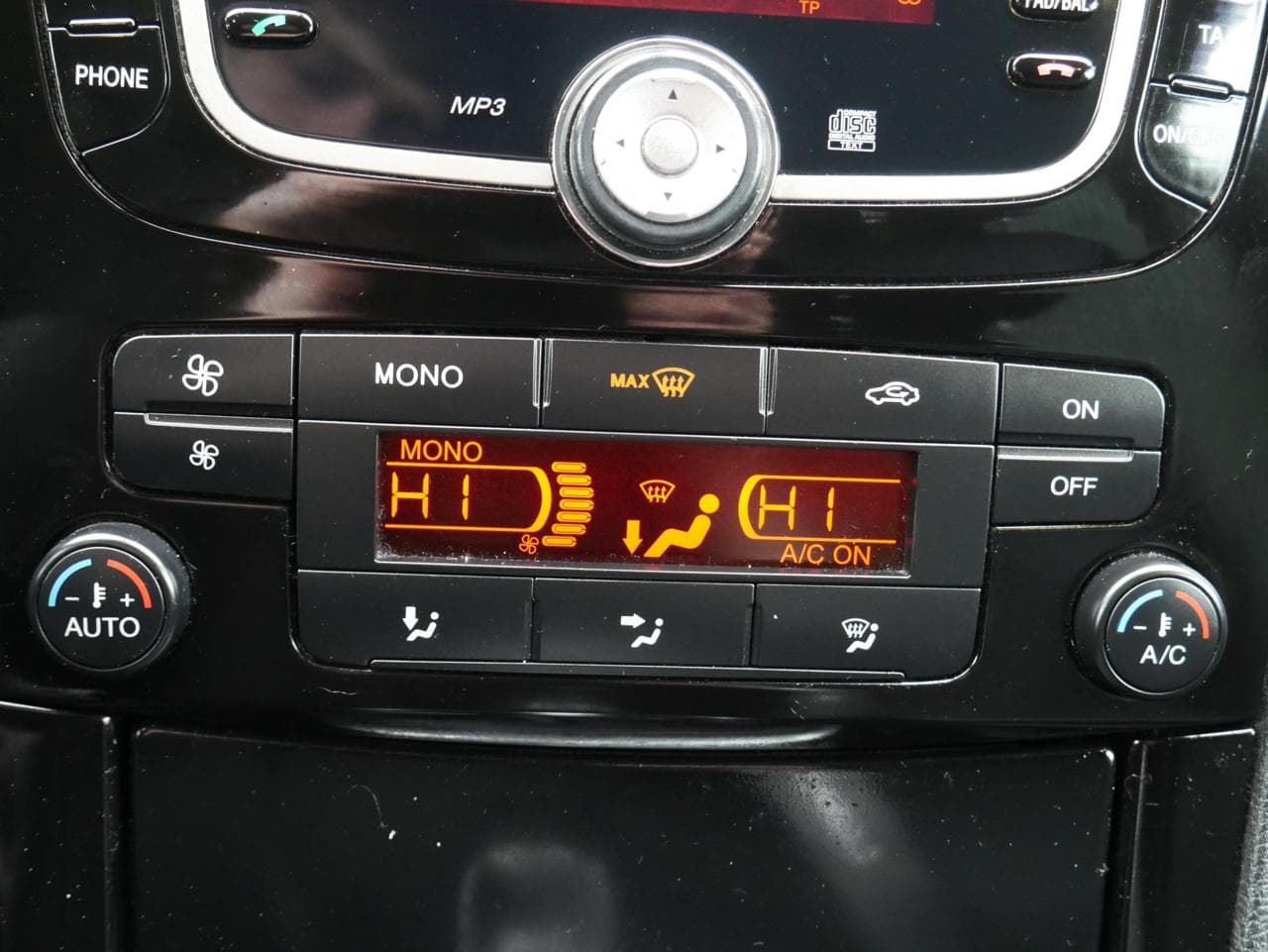 2012 Ford S-MAX - 13