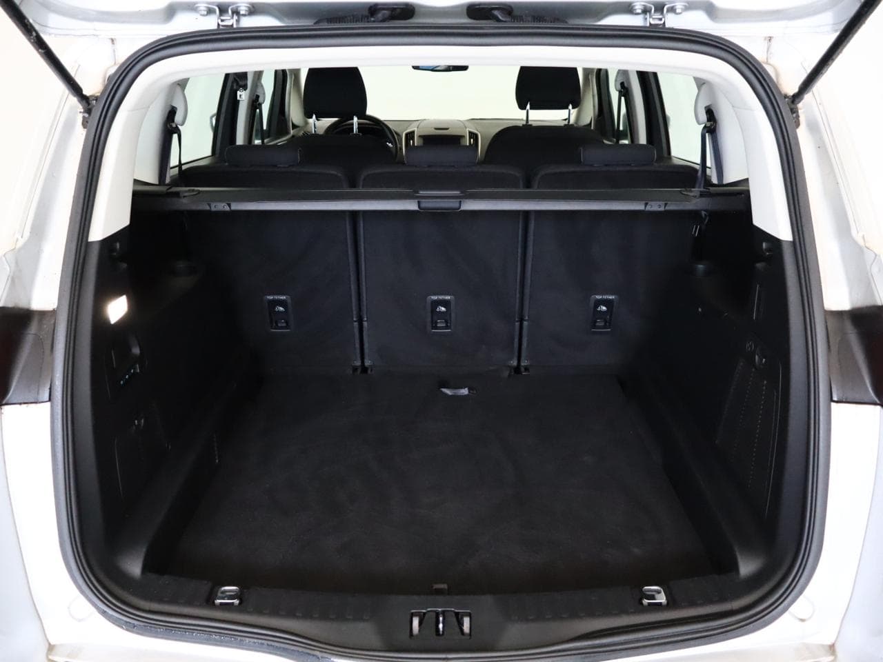 2021 Ford S-Max - 17