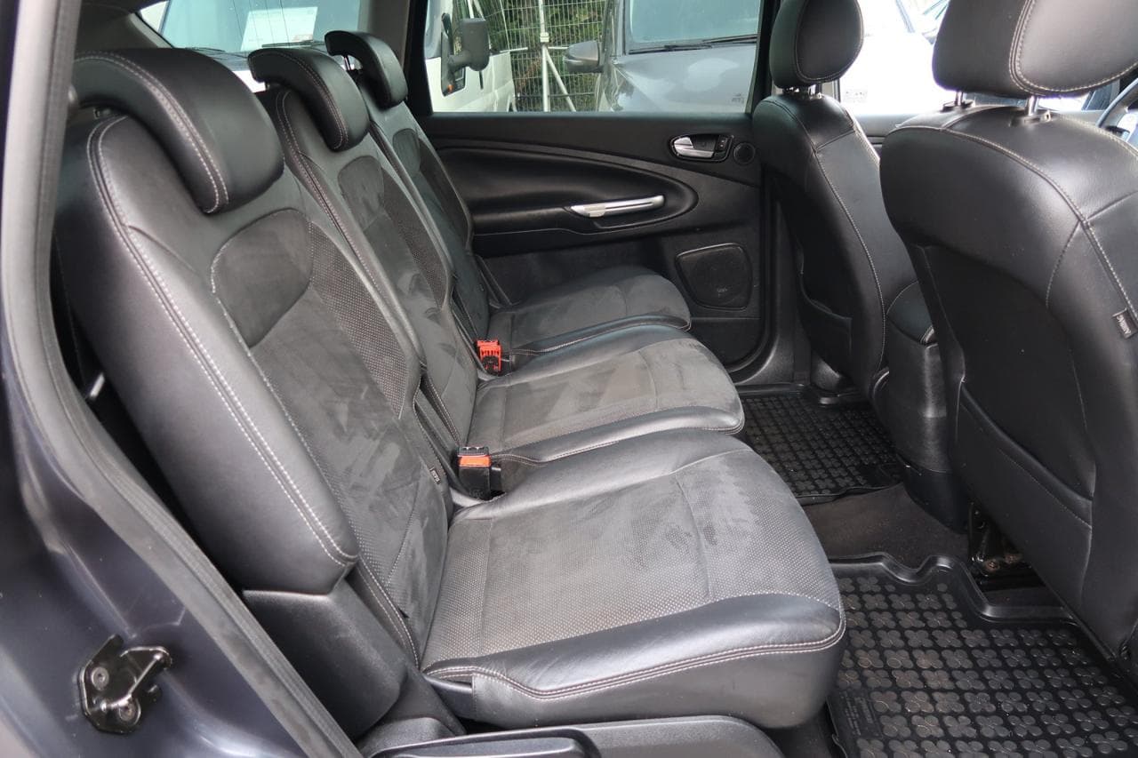 2009 Ford S-Max - 13