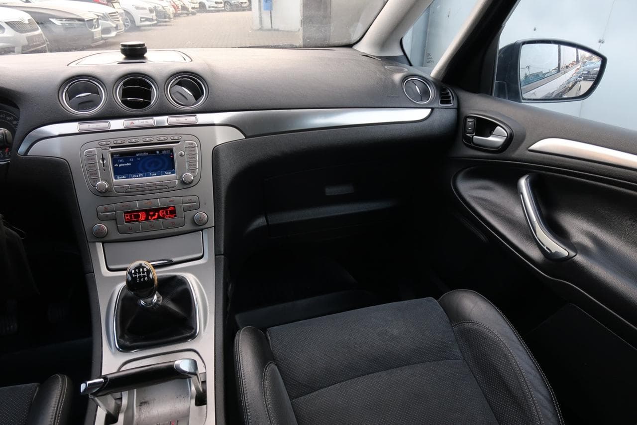 2009 Ford S-Max - 11