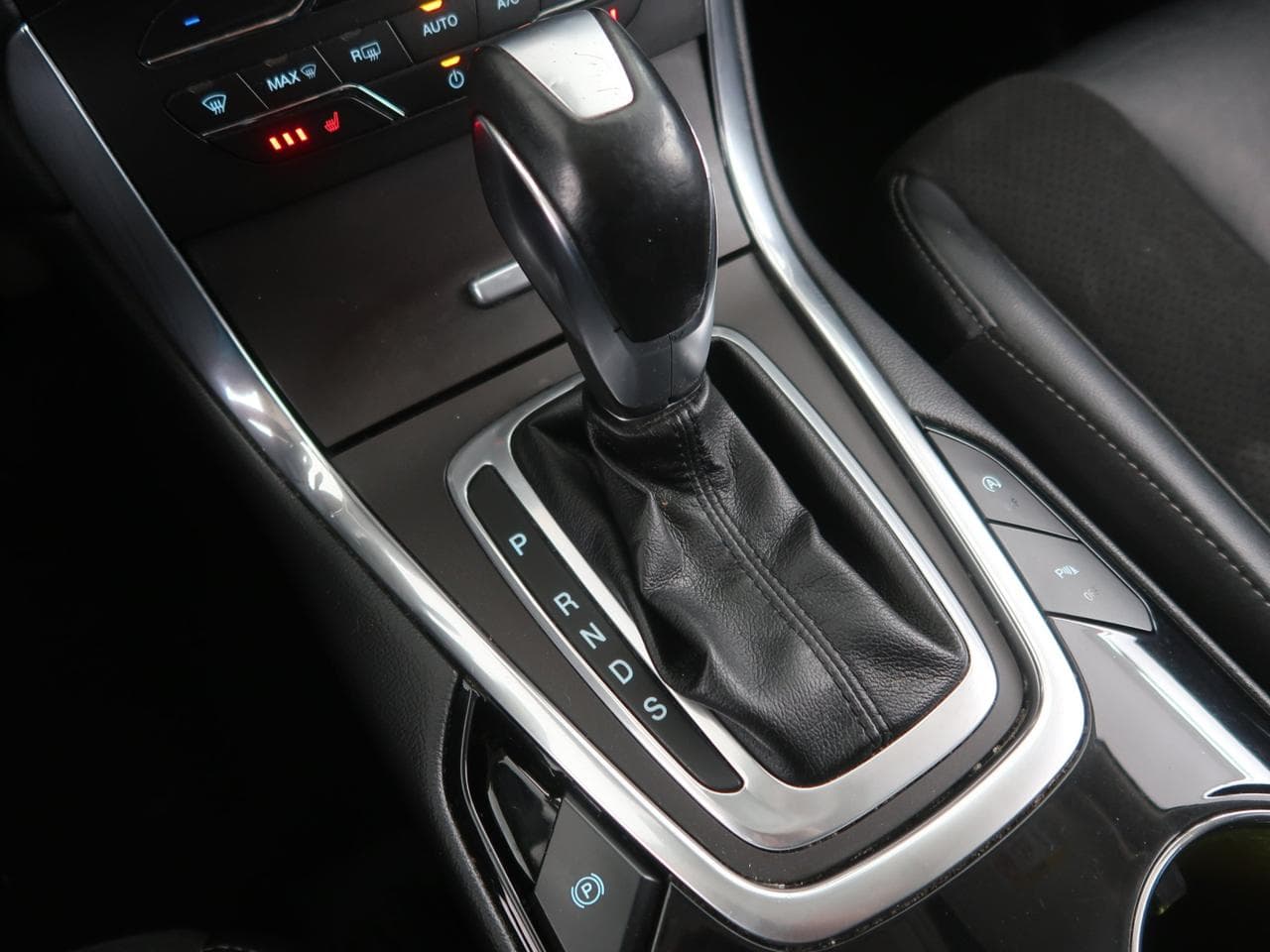 2015 Ford S-MAX - 19