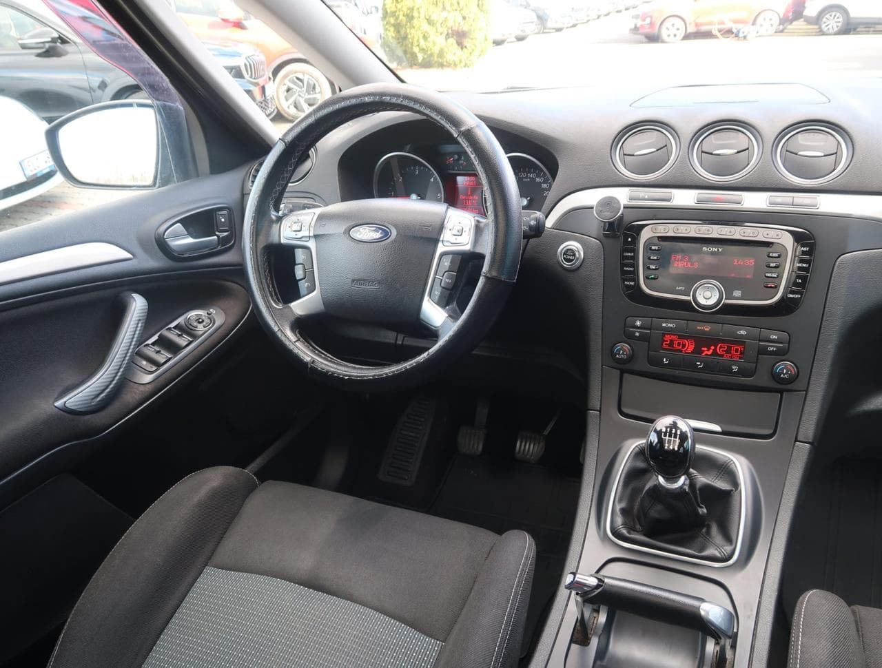 2012 Ford S-Max - 17