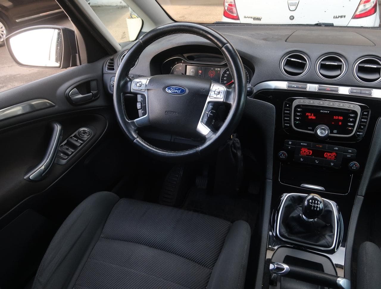 2014 Ford S-Max - 17