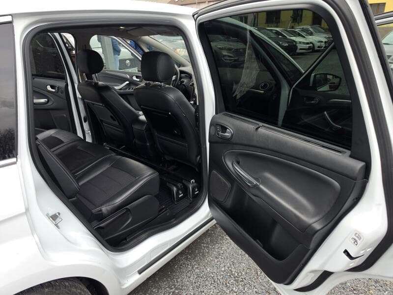 2013 Ford S-Max - 13