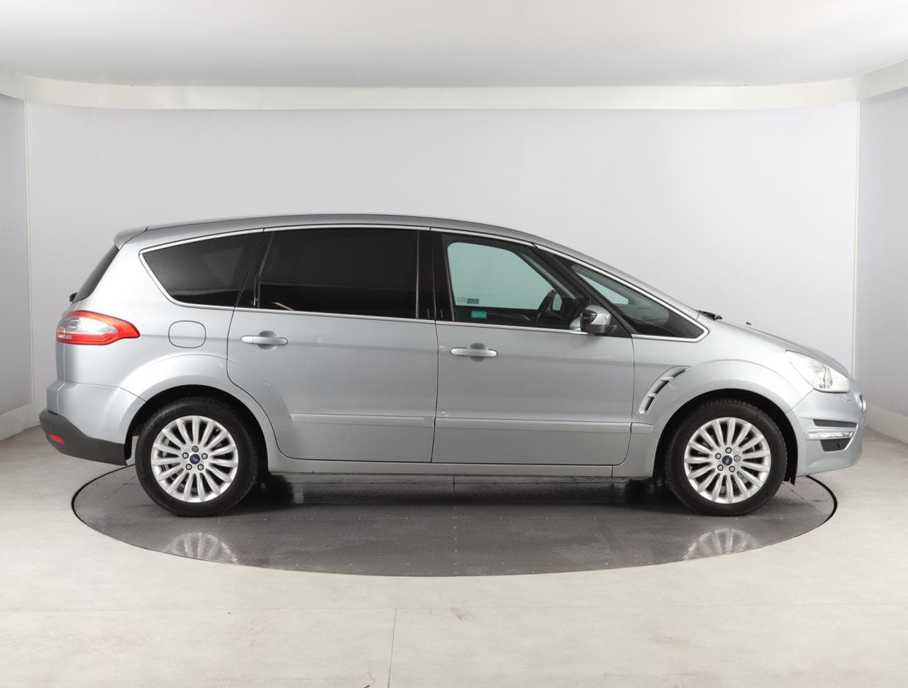 2012 Ford S-MAX - 8