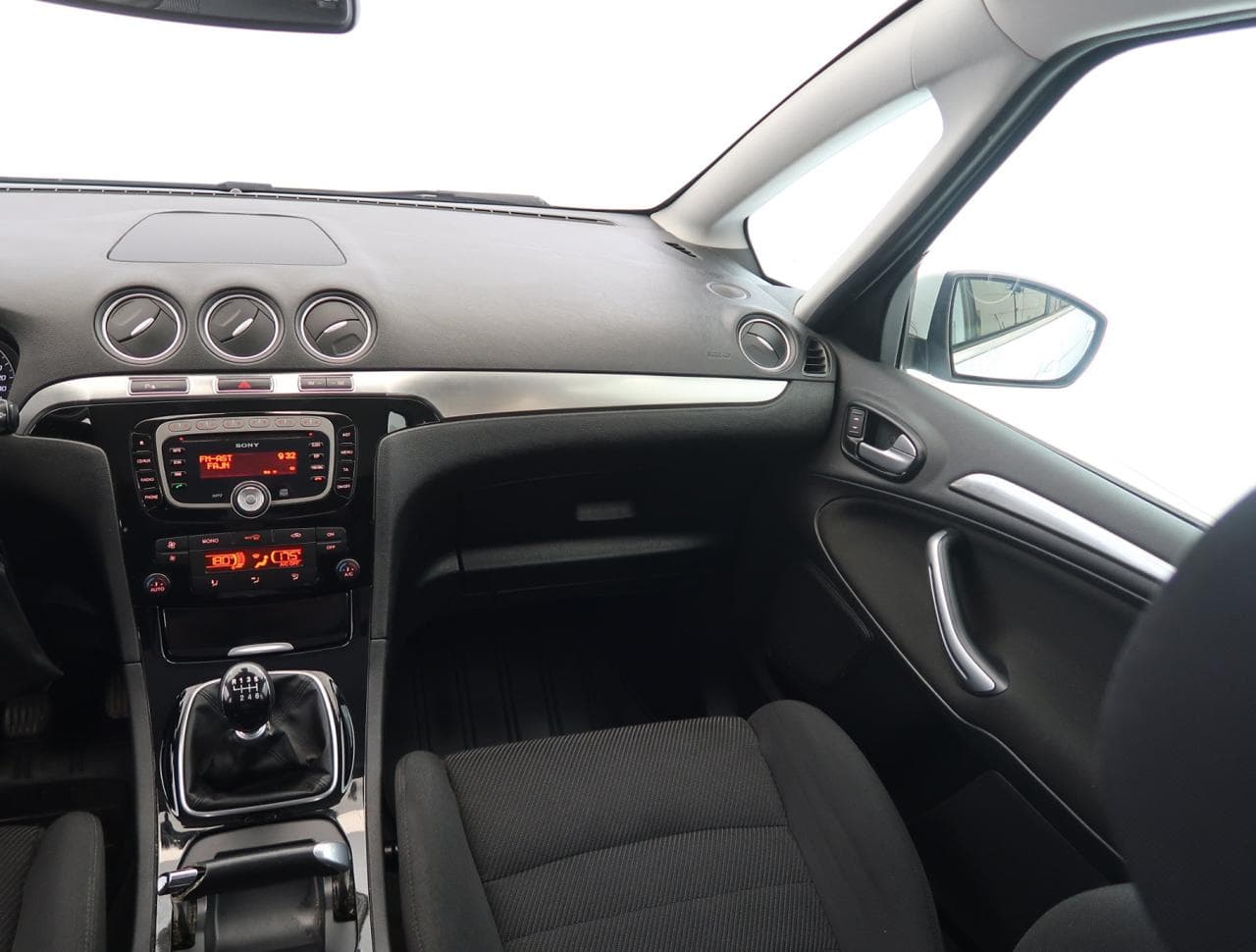 2013 Ford S-MAX - 11