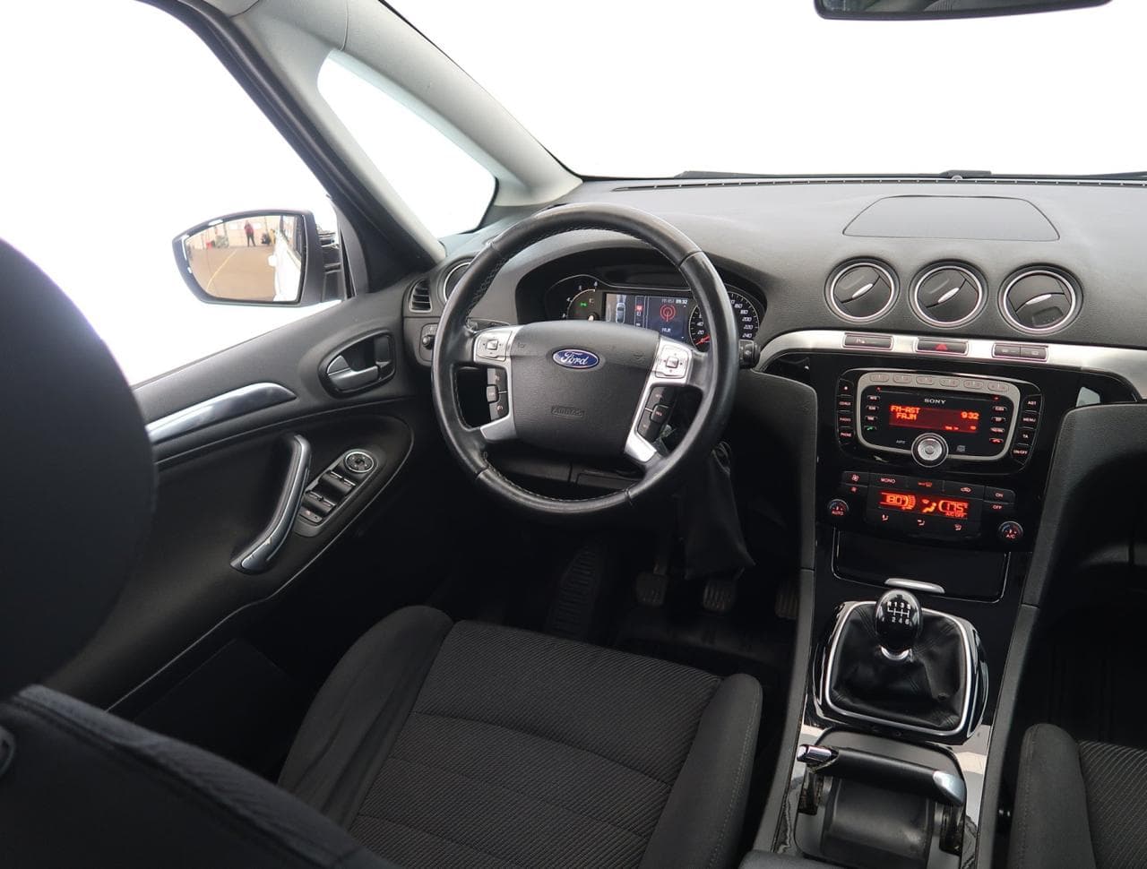 2013 Ford S-MAX - 9