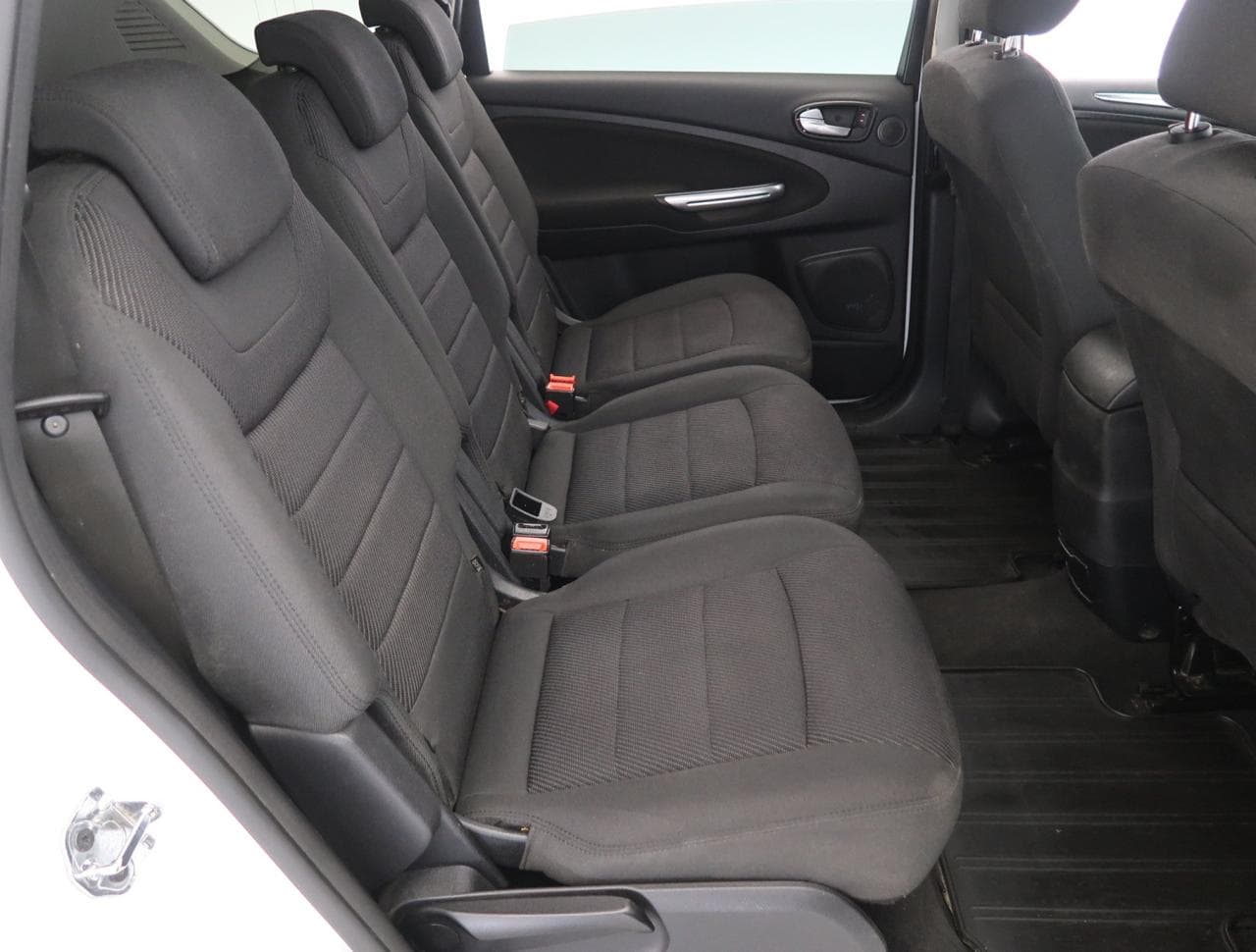 2013 Ford S-MAX - 13