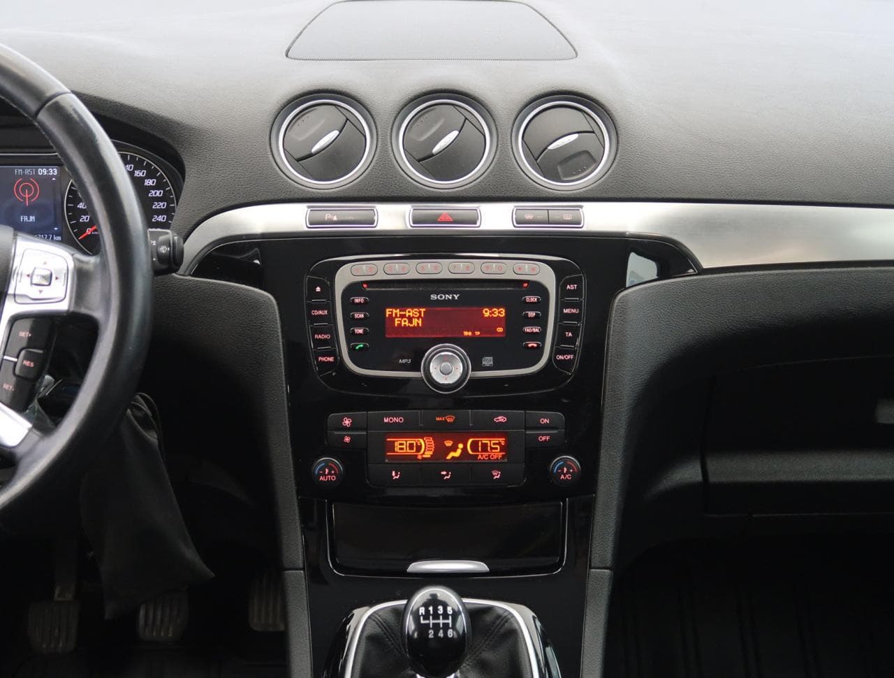 2013 Ford S-MAX - 18