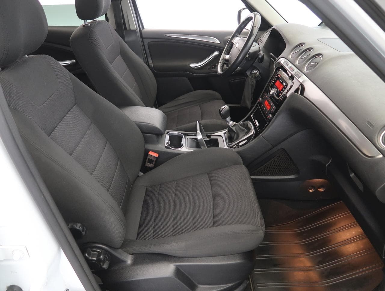 2013 Ford S-MAX - 12