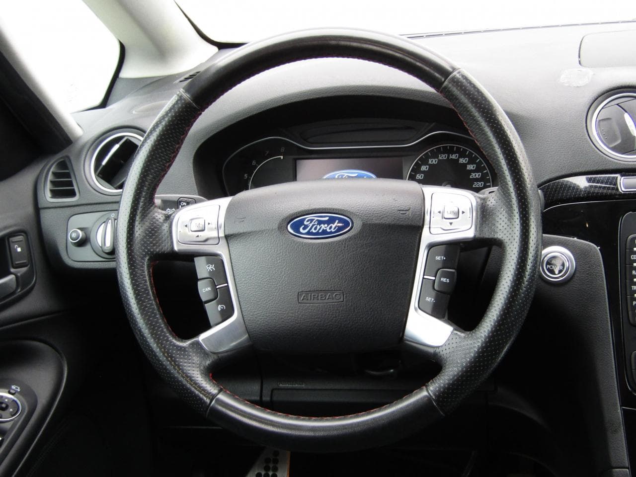 2011 Ford S-MAX - 13