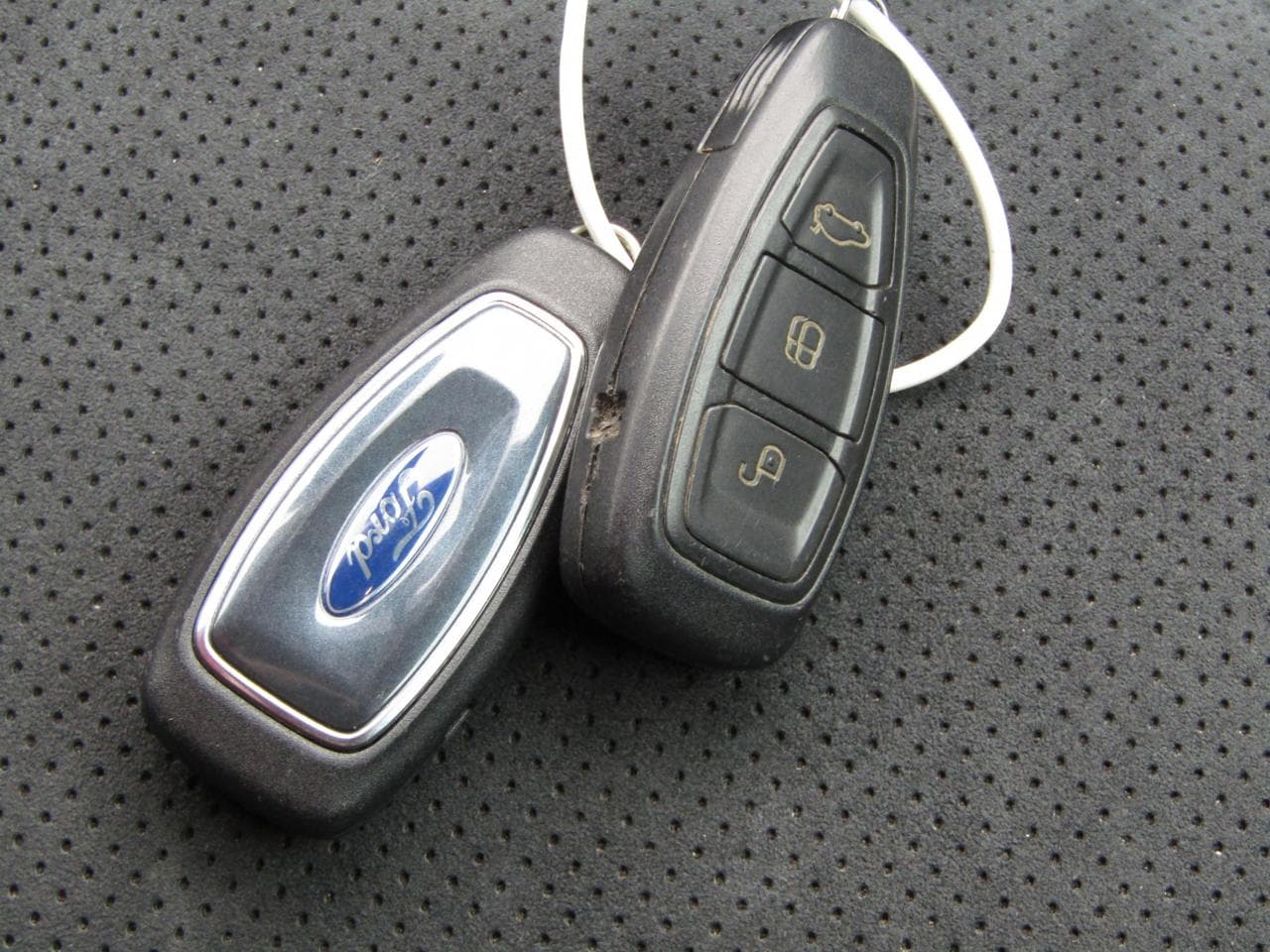2011 Ford S-MAX - 19