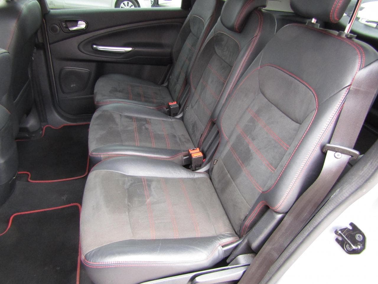 2011 Ford S-MAX - 10