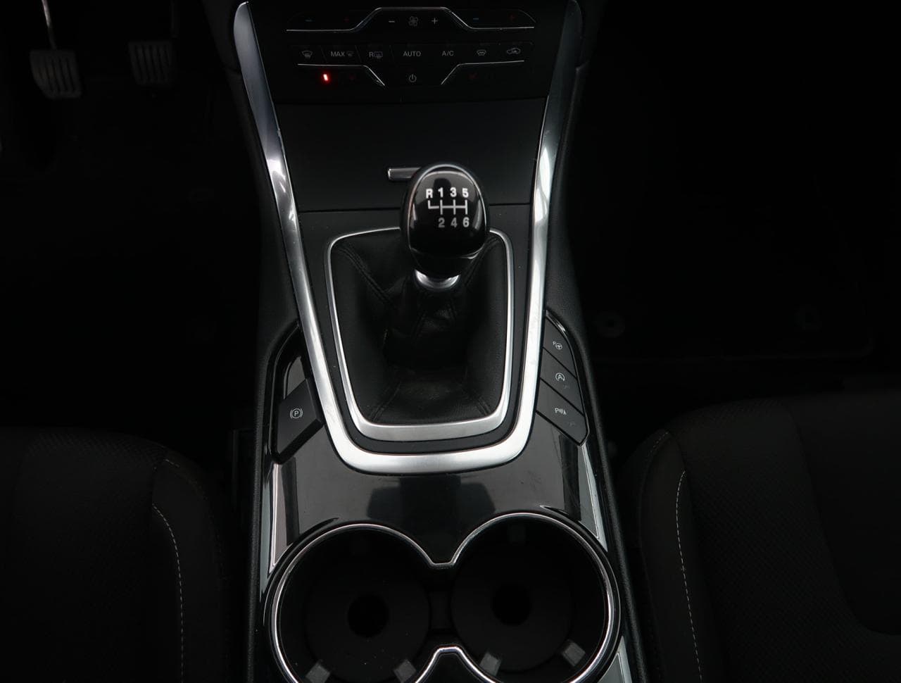 2019 Ford S-MAX - 19
