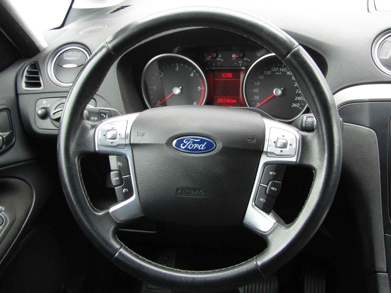 2014 Ford S-MAX - 27