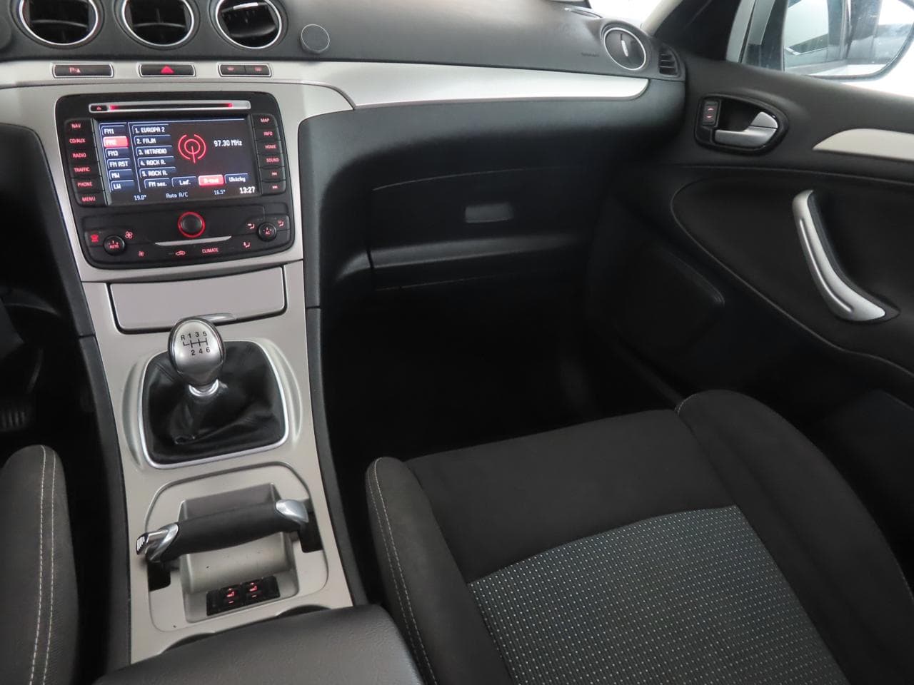 2011 Ford S-MAX - 20