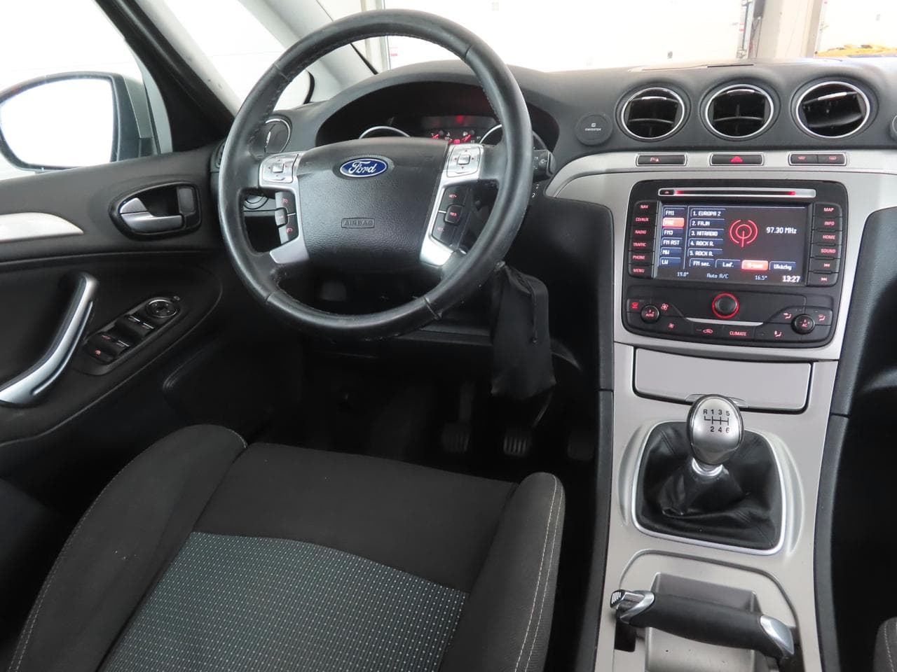 2011 Ford S-MAX - 16