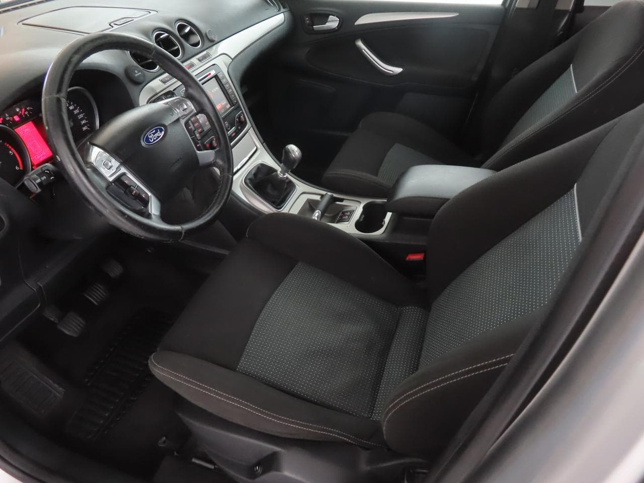 2011 Ford S-MAX - 30