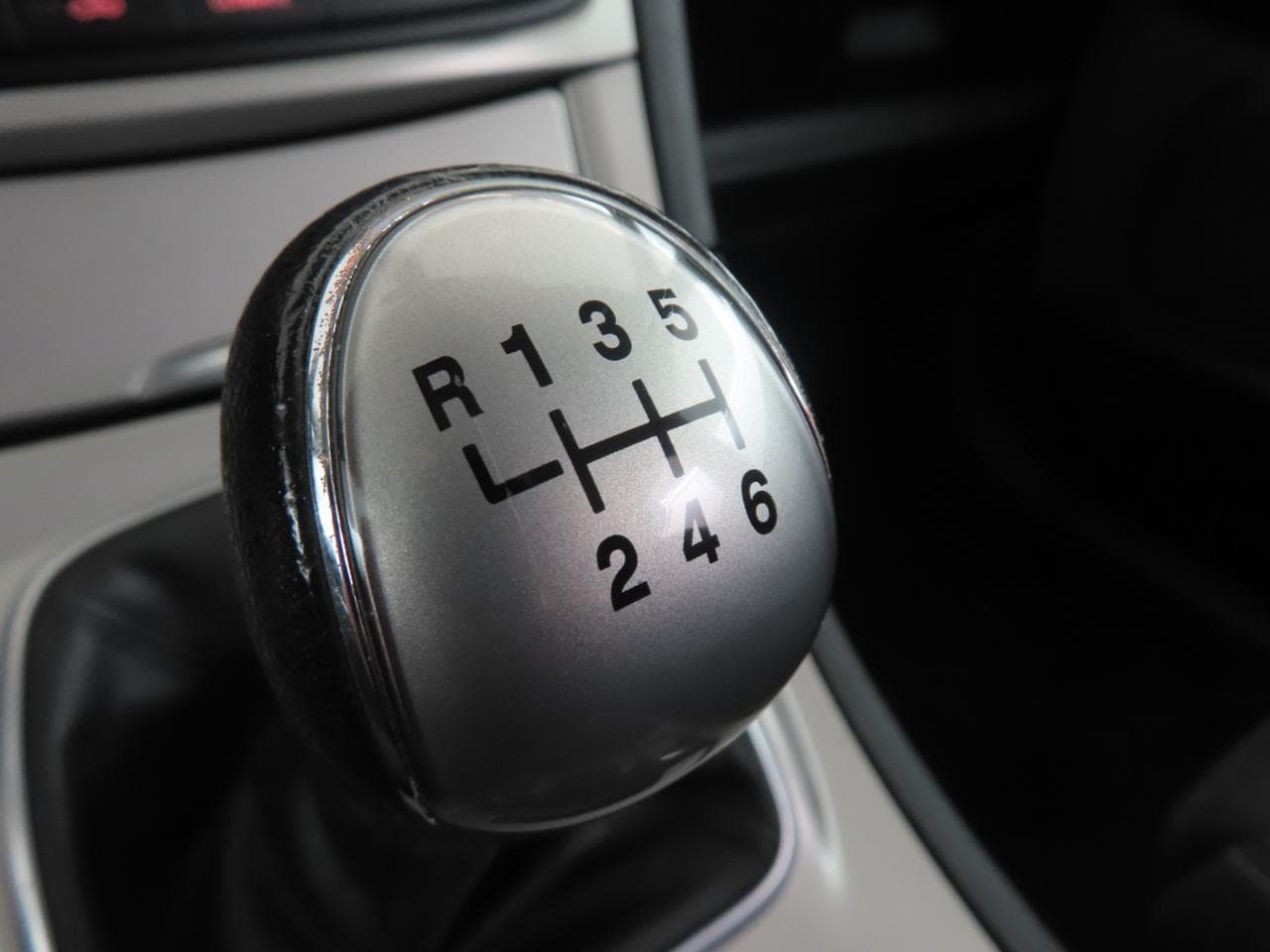 2011 Ford S-MAX - 36