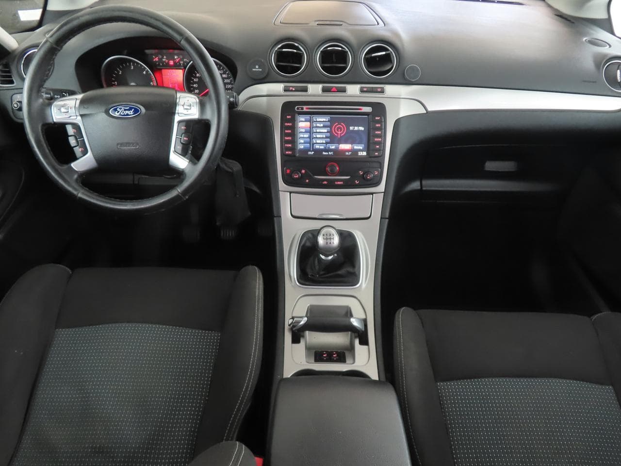 2011 Ford S-MAX - 18