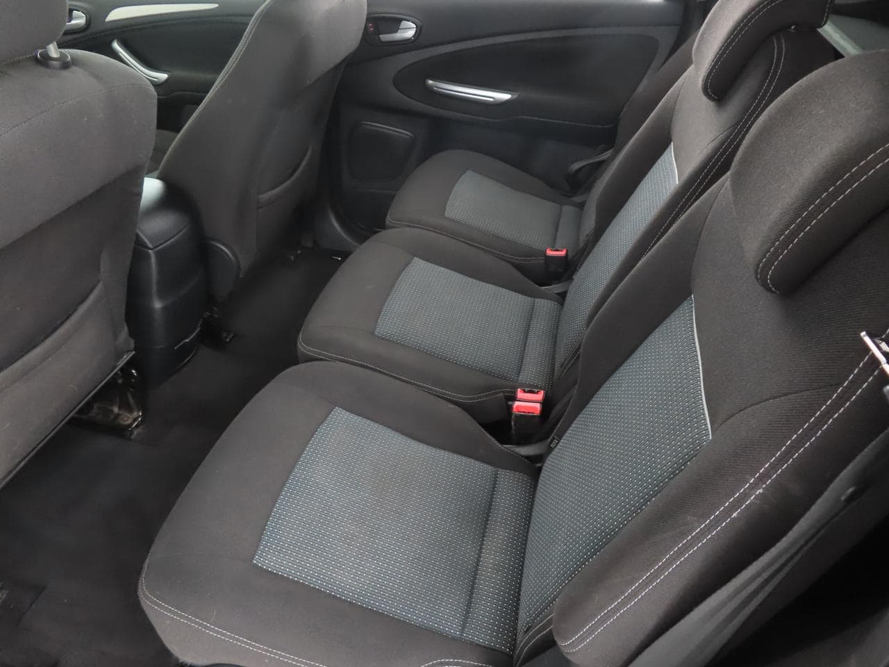 2011 Ford S-MAX - 28
