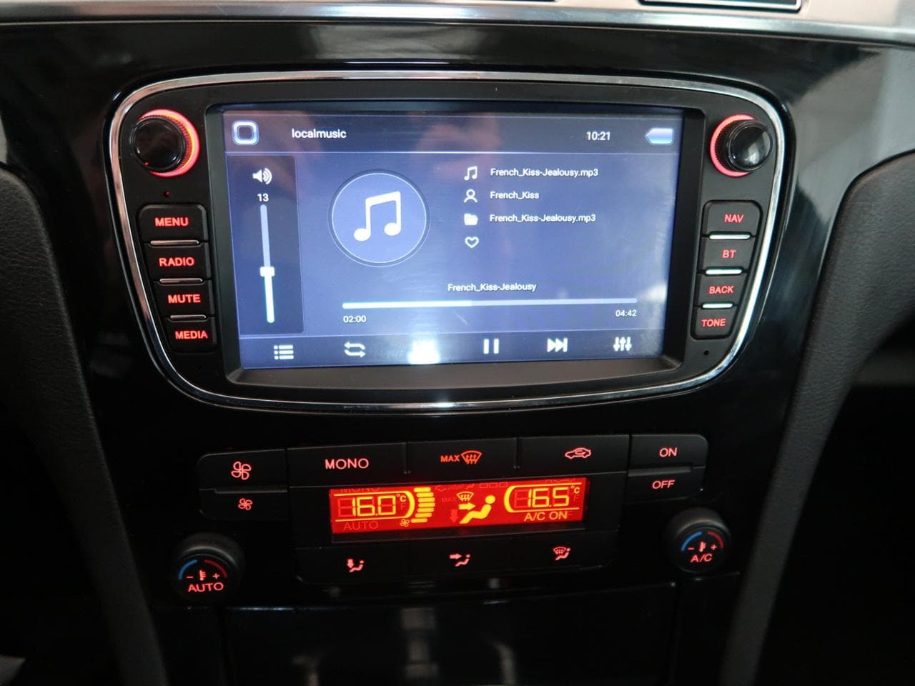 2011 Ford S-MAX - 34