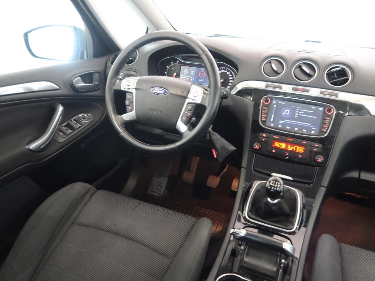2011 Ford S-MAX - 17