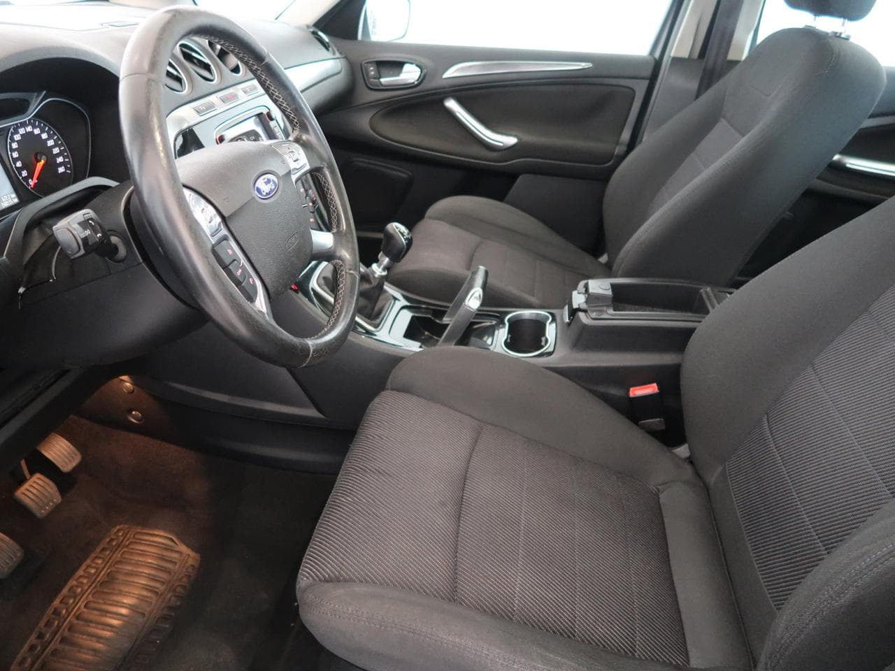 2011 Ford S-MAX - 31