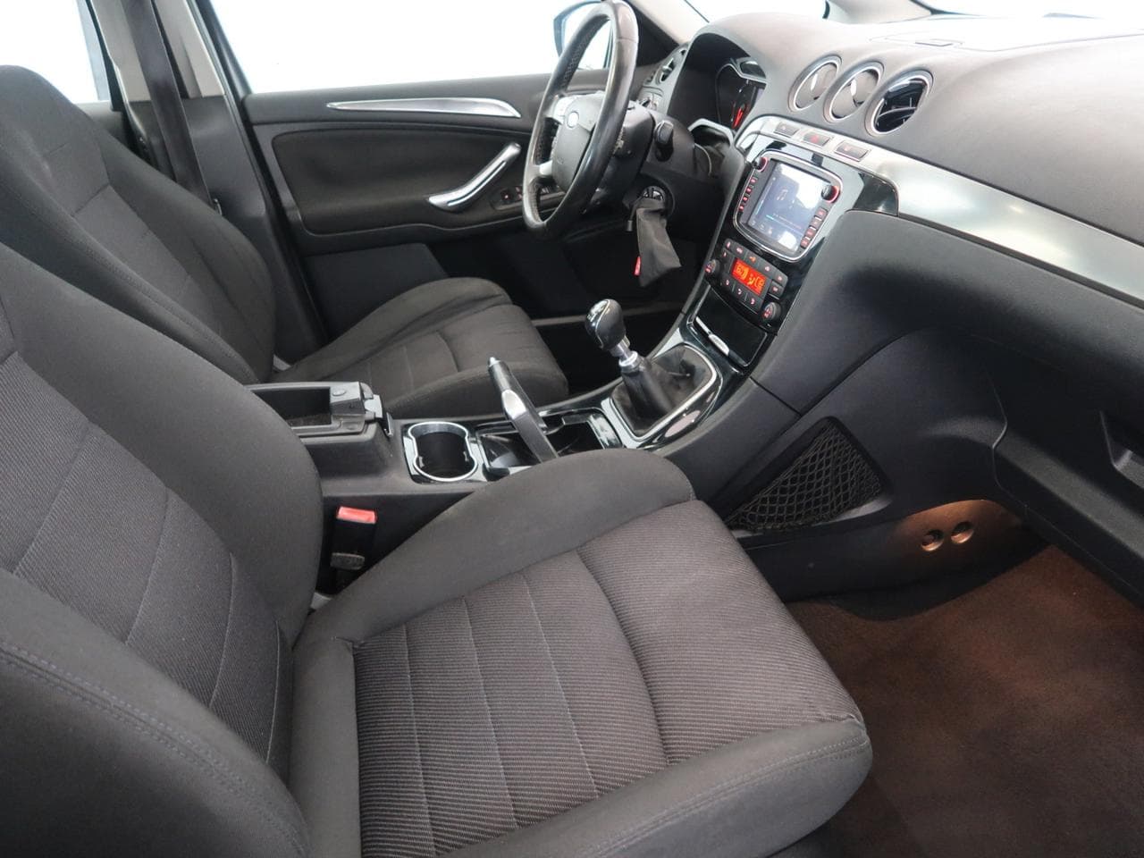 2011 Ford S-MAX - 23